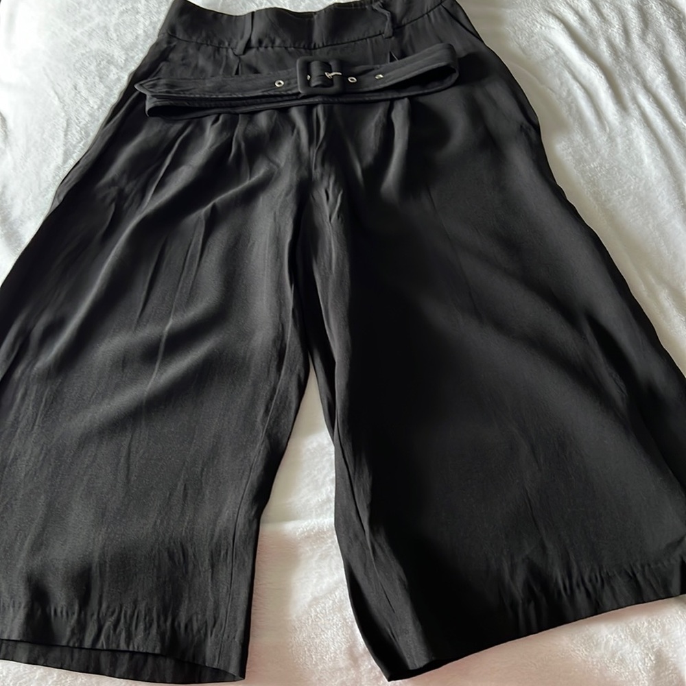 Zara black Culotte pant. Size S, relax fit. Only used one day and belt twice.